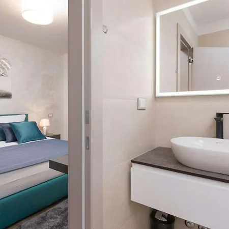 Elena * بوريتش